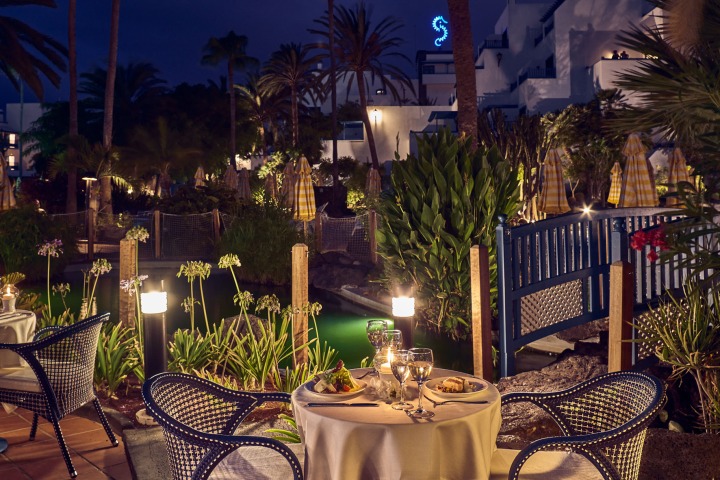 Main Restaurant Seaside Los Jameos at night